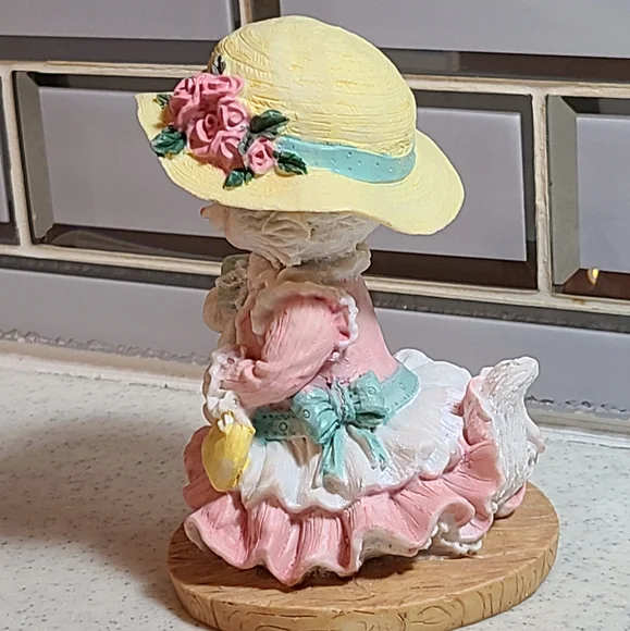 Victorian Kitten Figurine super cute Knick knack - Picture 5 of 11